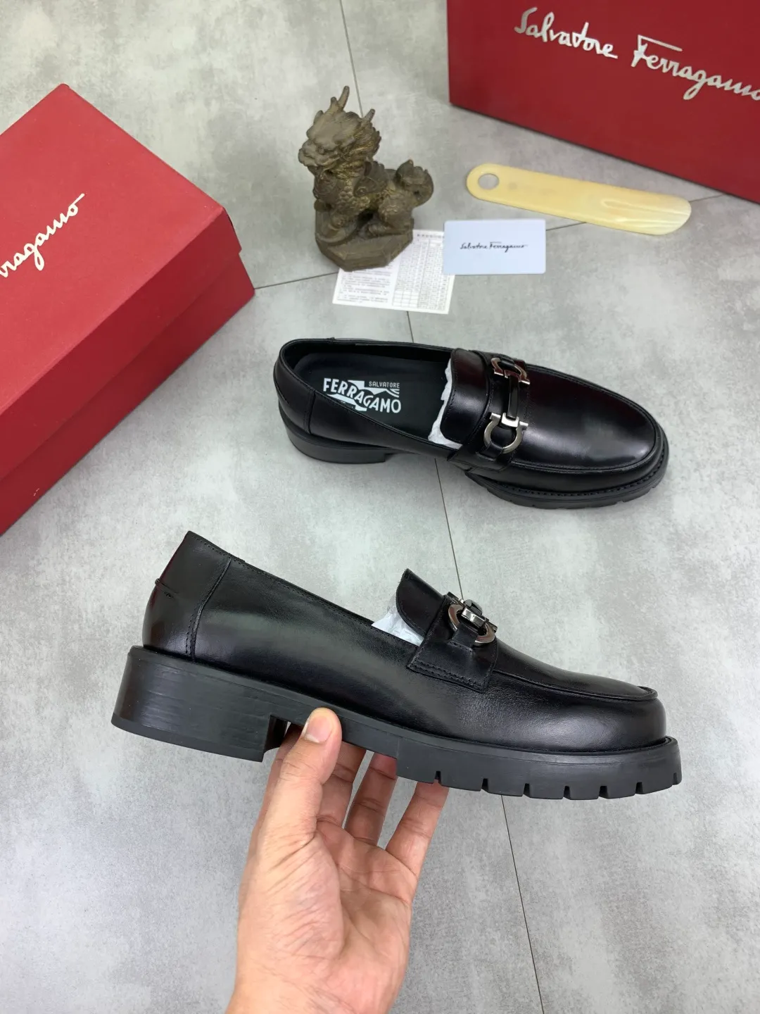 Men's Men's Shoes 💰P480💰[New Style] Water-dyed Niuli 🆘[Salvatore Ferragamo] Ferragamo's latest casual business leather shoes for men! Listed simultaneously! The fabric is made of specially imported original calfskin, and the interior is made of imported water-dyed cowhide. It is absolutely luxurious and leads the fashion trend. Matching code: 38-44 (45 and 46 can be customized) Multiple colors available